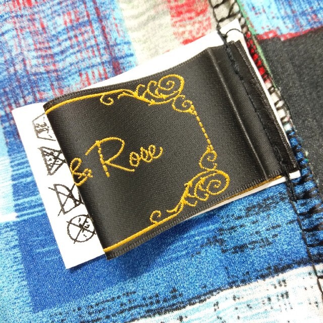 SpRay(スプレイ)の美品　libby&rose　プリーツスカート　個性的　総柄　カラフル　スカーフ レディースのスカート(ひざ丈スカート)の商品写真