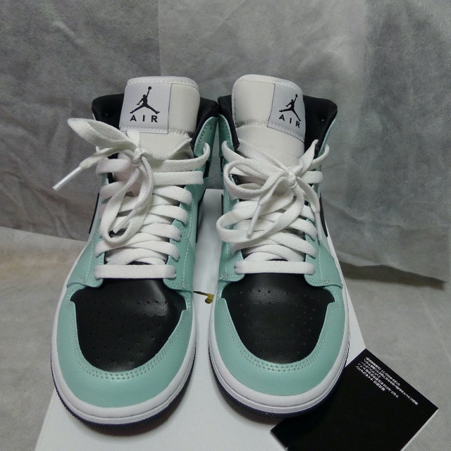 NIKE(ナイキ)のNIKE WMNS AIR JORDAN 1 MID AQUA BLUE レディースの靴/シューズ(スニーカー)の商品写真