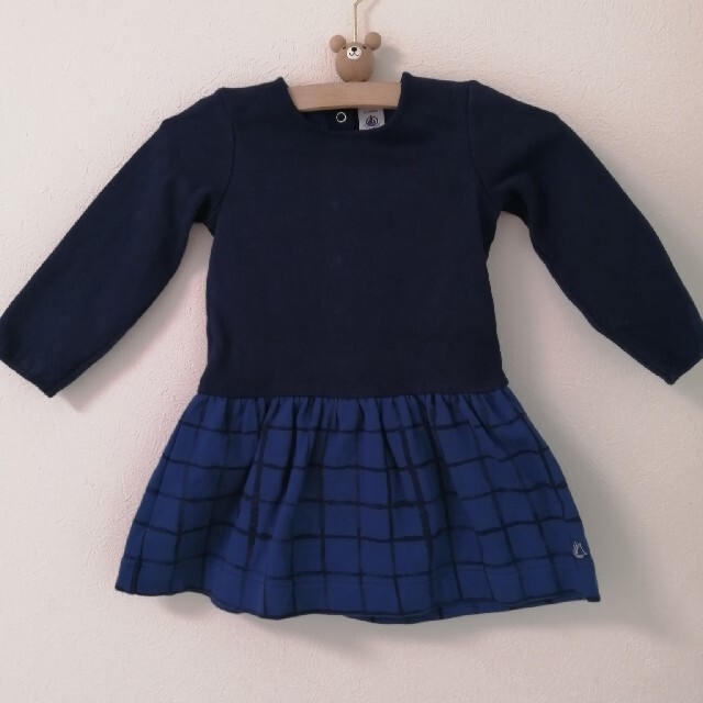 PETIT BATEAU(プチバトー)のプチバトー　紺色ワンピース　86cm キッズ/ベビー/マタニティのベビー服(~85cm)(ワンピース)の商品写真