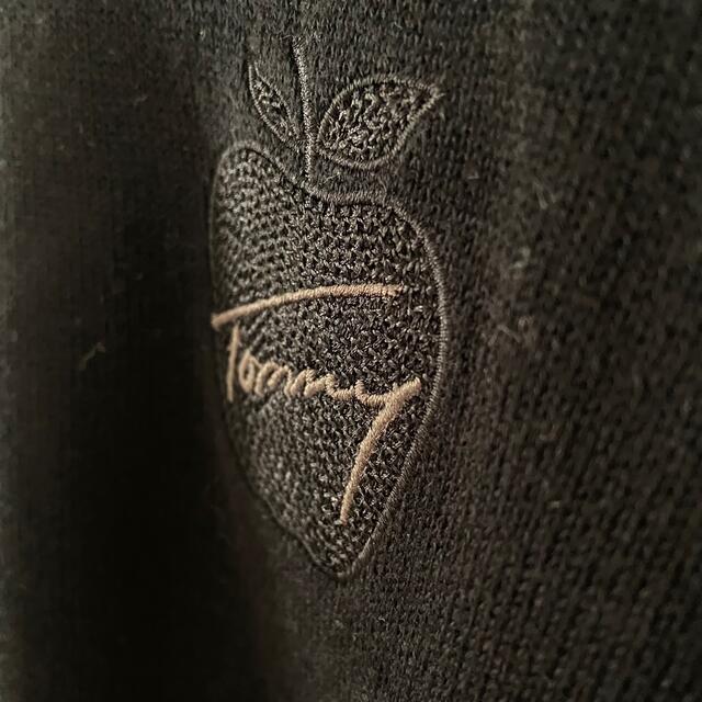 TOMMY(トミー)のTOMMY アップル　りんご　ワンポイントロゴ　刺繍　星条旗　USA セーター メンズのトップス(ニット/セーター)の商品写真