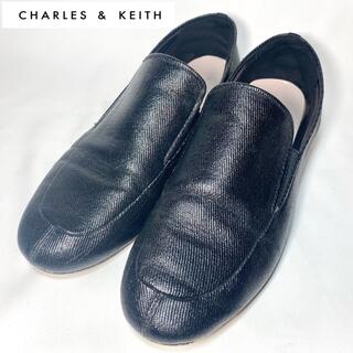チャールズアンドキース(Charles and Keith)のCHARLES ＆ KEITH チャールズ＆キース　スリッポンシューズ　39(ローファー/革靴)