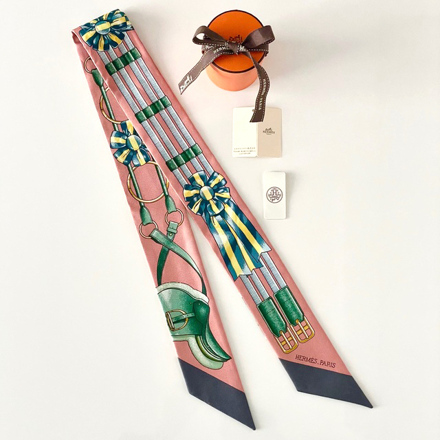 サマーセール35%オフ HERMES ツイリー Jumping ネイビー系 - crumiller.com