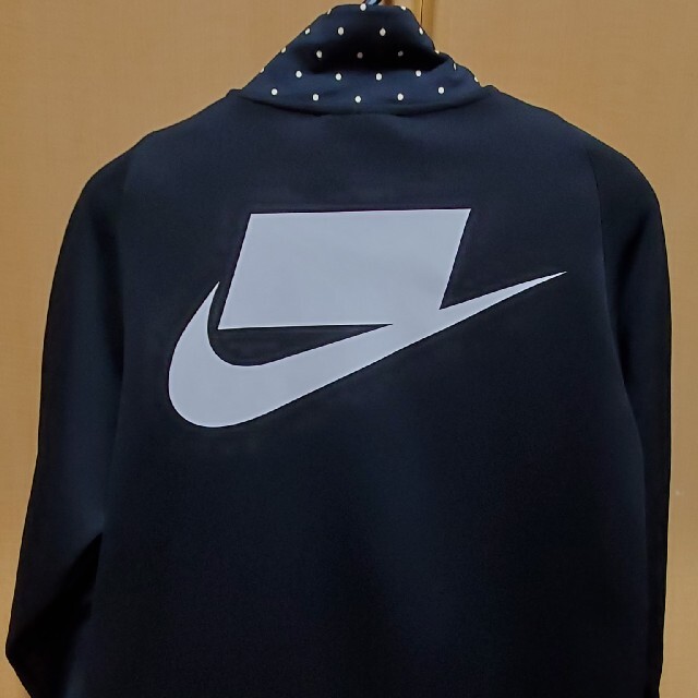 NIKE　ドット　ジャケット