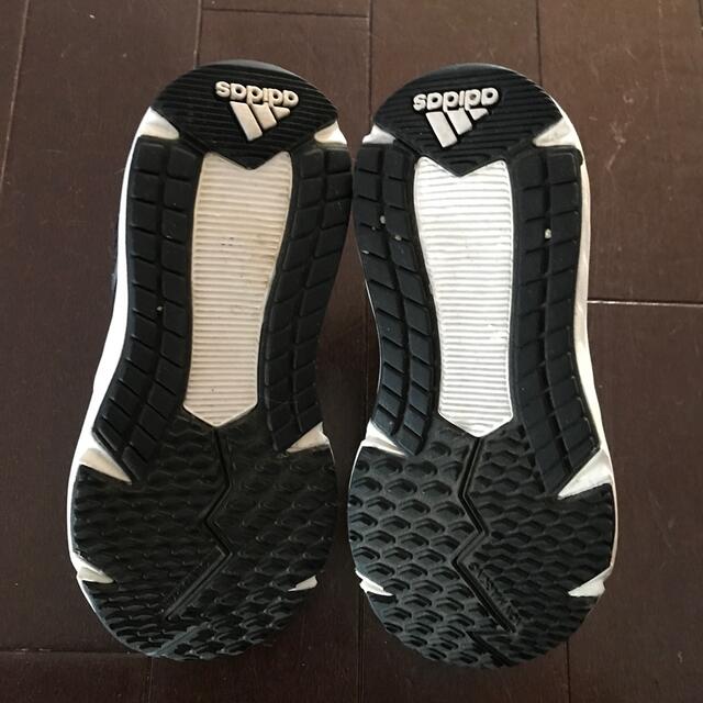 adidas(アディダス)のアディダス  スニーカー キッズ/ベビー/マタニティのキッズ靴/シューズ(15cm~)(スニーカー)の商品写真