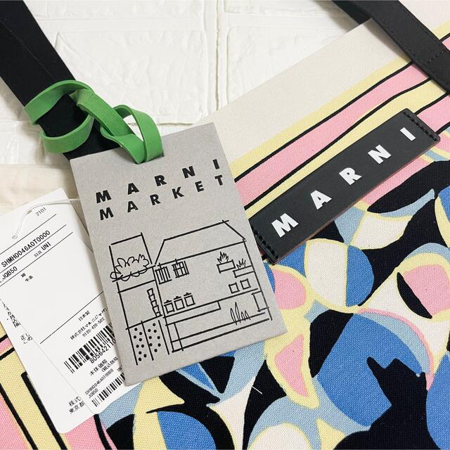 Marni(マルニ)のマルニ　バンダナトート　マルニフラワーカフェ　保存袋付き　《新品タグ付》 レディースのバッグ(トートバッグ)の商品写真