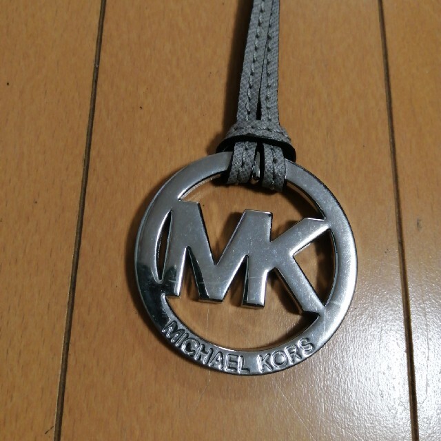 Michael Kors(マイケルコース)のMICHAEL KORS　ストラップキーホルダー レディースのファッション小物(キーホルダー)の商品写真