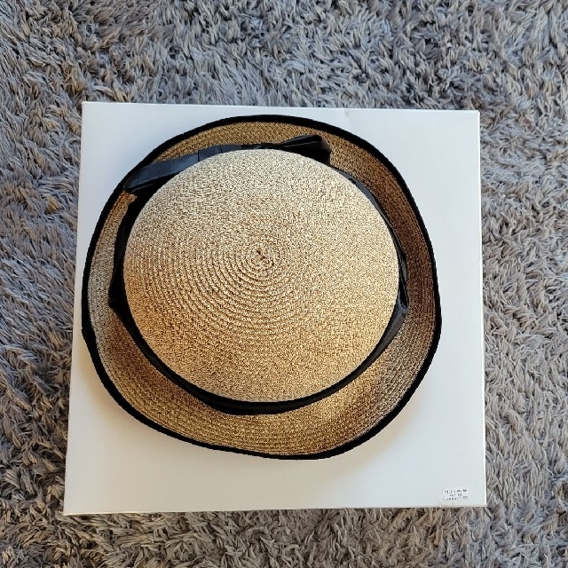 e.m. Fleur(イーエムフルール)の【未使用品】e.m.Fleur リボンハット ボーラーハット ブラック 日本製 レディースの帽子(麦わら帽子/ストローハット)の商品写真