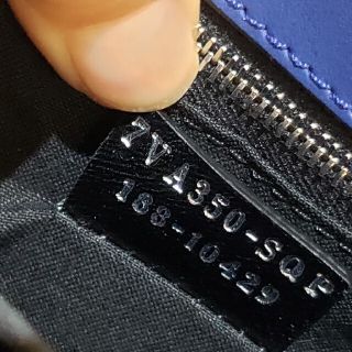 FENDI  スタッズレザークラッチ　ブルーグレー