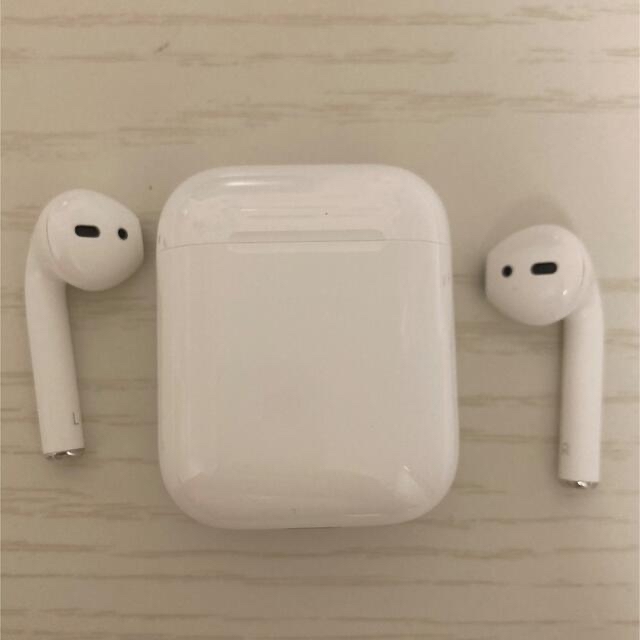 Apple(アップル)のAirpods 第2世代 Apple純正 スマホ/家電/カメラのオーディオ機器(ヘッドフォン/イヤフォン)の商品写真