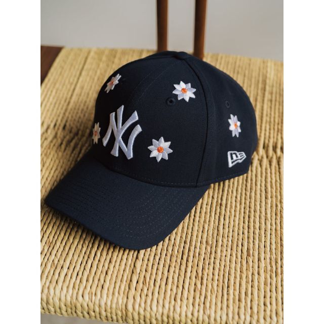 NEW ERA(ニューエラー)のVEGA FLOWER CAP +81 別注 exclusive color メンズの帽子(キャップ)の商品写真