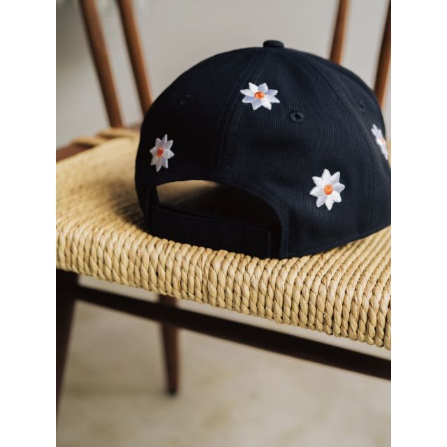 NEW ERA(ニューエラー)のVEGA FLOWER CAP +81 別注 exclusive color メンズの帽子(キャップ)の商品写真
