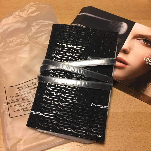 MAC(マック)の新品 未使用 M.A.C　マック ブラシホルダー　ブラシケース　ポーチ コスメ/美容のベースメイク/化粧品(アイシャドウ)の商品写真