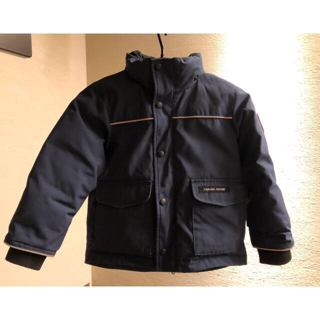 CANADA GOOSE(カナダグース)のカナダグース　キッズ　ダウンジャケット キッズ/ベビー/マタニティのキッズ服男の子用(90cm~)(ジャケット/上着)の商品写真