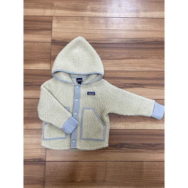 patagonia(パタゴニア)のpatagonia ベビー　レトロパイルジャケット　2T キッズ/ベビー/マタニティのキッズ服男の子用(90cm~)(ジャケット/上着)の商品写真