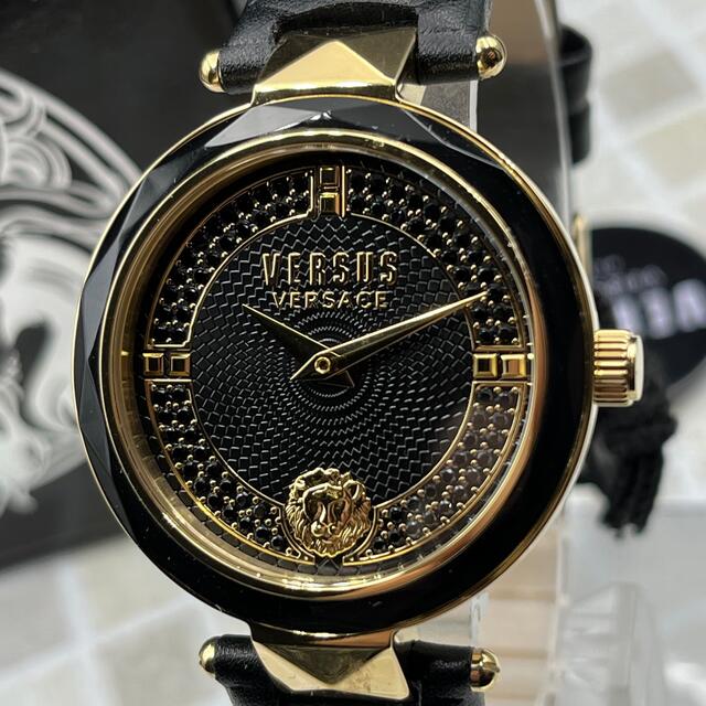 VERSACE - 新品タグ付き Versus ヴェルサーチ腕時計 ブラック ゴールド