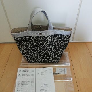 エルベシャプリエ(Herve Chapelier)の美品★Herve Chapelier パンサー×シルバー×ドラジェ★Mサイズ(トートバッグ)