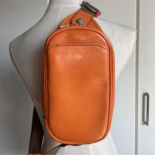 エルゴポック(HERGOPOCH)のエルゴポックHERGOPOCHミニショルダーバッグワキシングレザー06-MS中古(ボディーバッグ)