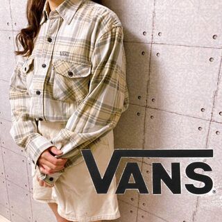 ヴァンズ(VANS)のVANS バンズ　長袖シャツ　くすみカラー　チェック　ワンポイント　刺繍ロゴ　M(シャツ)