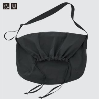 ユニクロ(UNIQLO)のuniqlo u ドローストリング　ショルダー　バッグ(ショルダーバッグ)