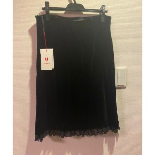 ユーバイウンガロ(U by ungaro)のU by ウンガロ　ベルベットスカート定価39900円(未使用)(ひざ丈スカート)