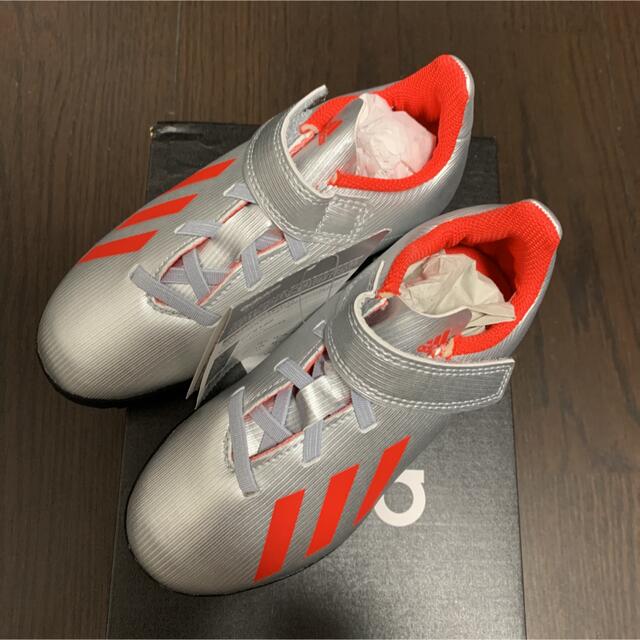 adidas(アディダス)のadidasアディダス サッカーシューズ エックス19.4ベルクロ17.0㎝新品 スポーツ/アウトドアのサッカー/フットサル(シューズ)の商品写真