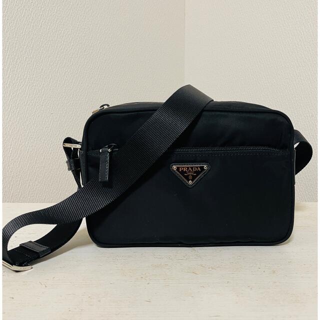 PRADA(プラダ)の★赤字の在庫処分セール★ 新品 PRADA トライアングルロゴ ショルダーバッグ レディースのバッグ(ショルダーバッグ)の商品写真