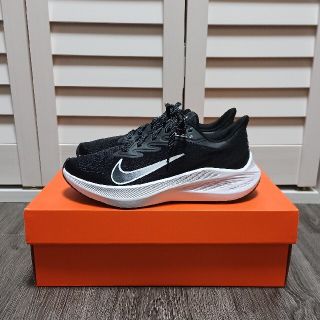 送料無料☆美品☆NIKE ZOOMWINFOLO7　レディーススニーカー23.5(スニーカー)