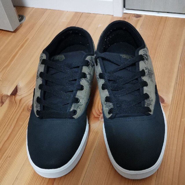 VANS(ヴァンズ)の【早い者勝ち値引きUSED美品】VANS AV ERA グリーン30cm メンズの靴/シューズ(スニーカー)の商品写真