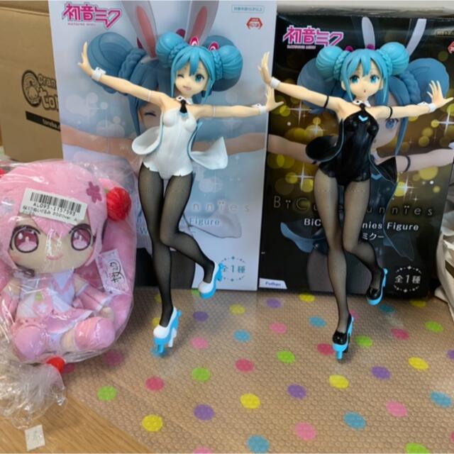 Bicute Bunnies 初音ミク２種セットフィギュアと初音ミクぬいぐるみ