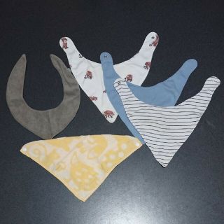 プチバトー(PETIT BATEAU)の【ぶろっこり様専用】プチバトー他スタイ5枚/ミキハウス帽子(ベビースタイ/よだれかけ)