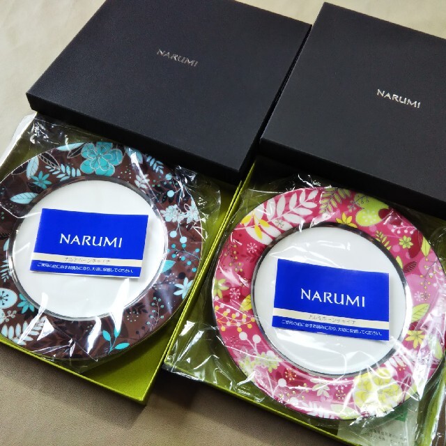 【 未使用品 】 NARUMI ケーキプレート 色違いセット！のサムネイル
