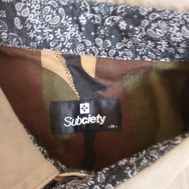 Subciety(サブサエティ)の美品 サブサエティ カモフラージュ カーキ 半袖シャツ メンズのトップス(シャツ)の商品写真