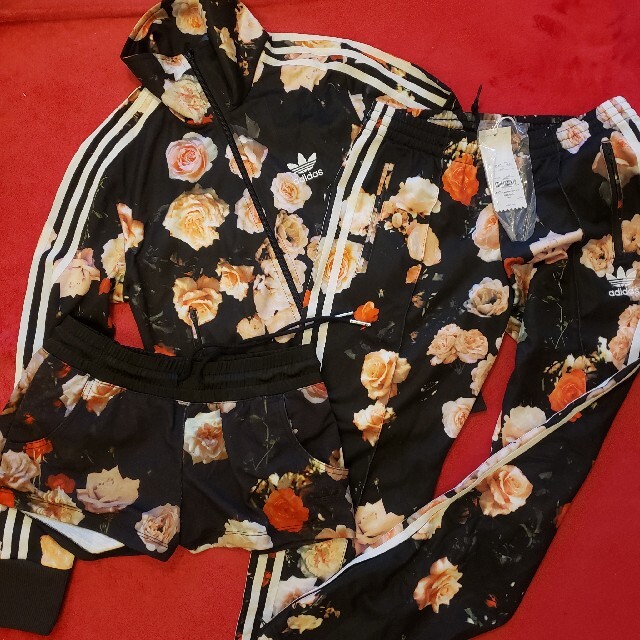 adidas 花柄 セットアップ ジャージ 3点セット adidas 花柄 セットアップ ジャージ 3点セット