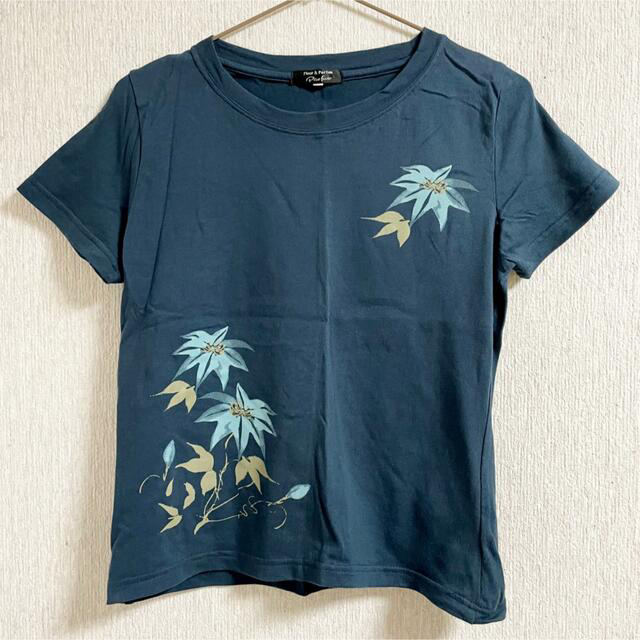 花柄　Tシャツ レディースのトップス(Tシャツ(半袖/袖なし))の商品写真