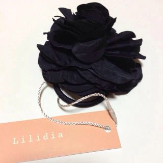 リリディア(Lilidia)の新品未使用！Lilidiaフラワーポニー(ヘアゴム/シュシュ)