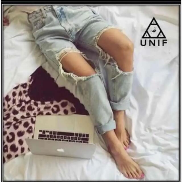 値引 UNIF ダメージデニム UNIF - デニム+ジーンズ 値引 UNIF ダメージデニム UNIF - デニム+ジーンズ