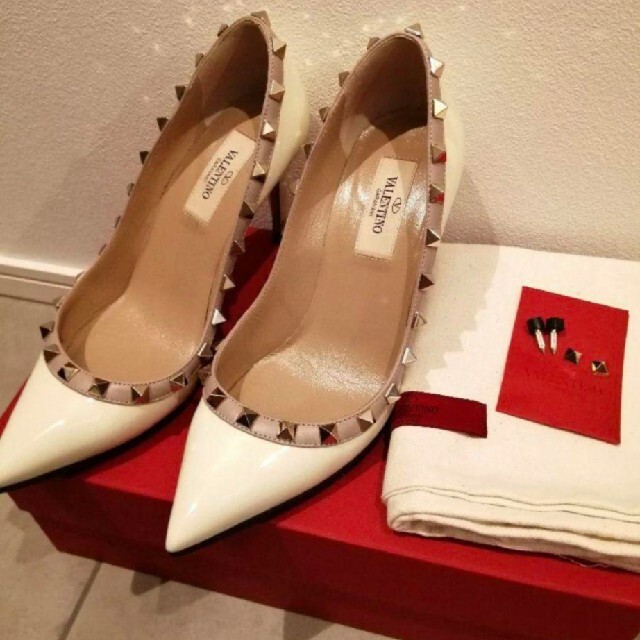 スタッズ VALENTINO スタッド パンプスの通販 by maria♡ shop｜ヴァレンティノならラクマ - VALENTINO ロック