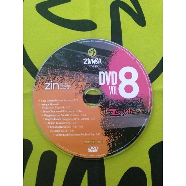 Zumba(ズンバ)のZUMBA ズンバ KIDS 8 キッズ ジュニア CD & DVD エンタメ/ホビーのDVD/ブルーレイ(スポーツ/フィットネス)の商品写真