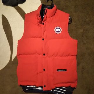 カナダグース(CANADA GOOSE)のカナダグースダウンベスト(ダウンベスト)