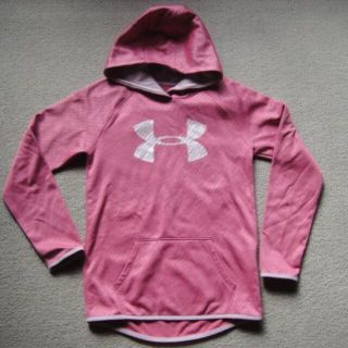 アンダーアーマー(UNDER ARMOUR)の【しろちゃん様　専用】アンダーアーマー   パーカー　150サイズ(Tシャツ/カットソー)