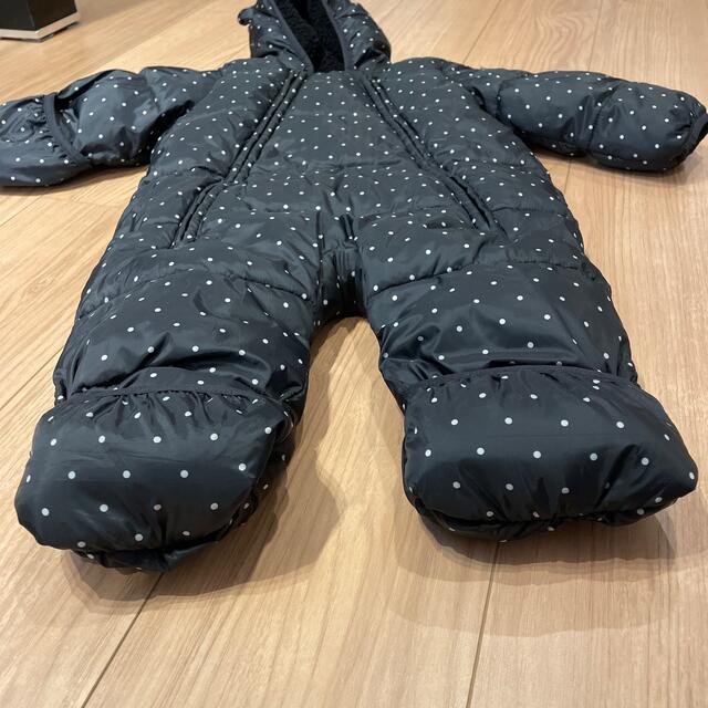 babyGAP(ベビーギャップ)のbabyGAP ジャンプスーツ　コート　【美品】 キッズ/ベビー/マタニティのベビー服(~85cm)(ジャケット/コート)の商品写真