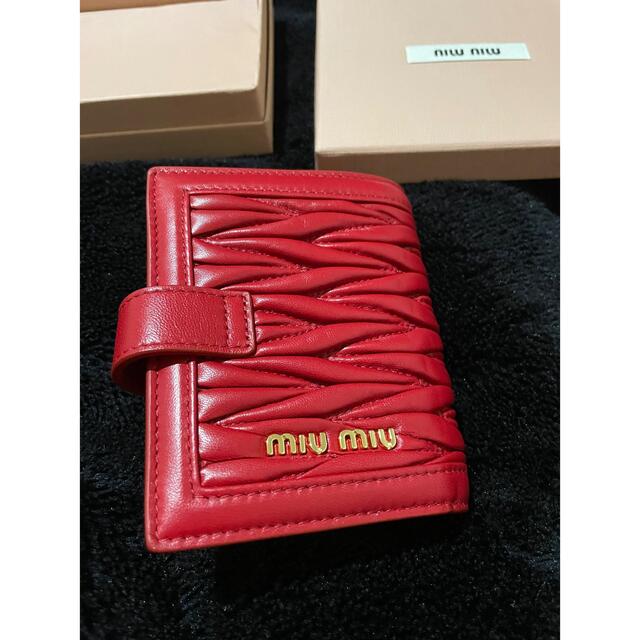 miumiu(ミュウミュウ)のmiumiu 財布 赤 レディースのファッション小物(財布)の商品写真