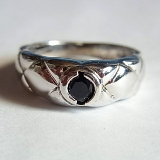 未使用品SVシルバー リング指輪10号ピンキーリング黒石男性メンズ女性レディース レディースのアクセサリー(リング(指輪))の商品写真