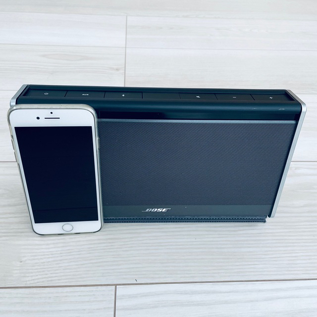 BOSE SoundLink Mobile Speaker II 8