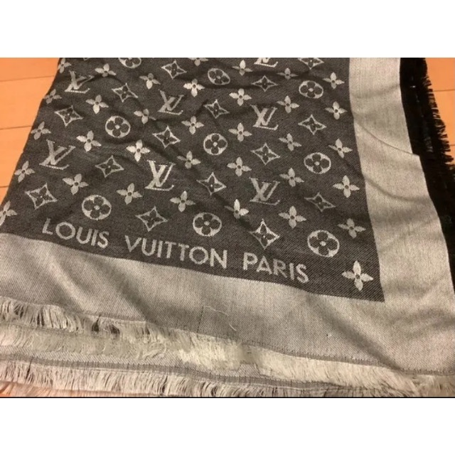 LOUIS VUITTON(ルイヴィトン)の【正規品】ルイ・ヴィトン　ショール　モノグラムデニム レディースのファッション小物(マフラー/ショール)の商品写真