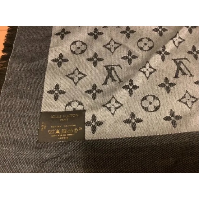 LOUIS VUITTON(ルイヴィトン)の【正規品】ルイ・ヴィトン　ショール　モノグラムデニム レディースのファッション小物(マフラー/ショール)の商品写真