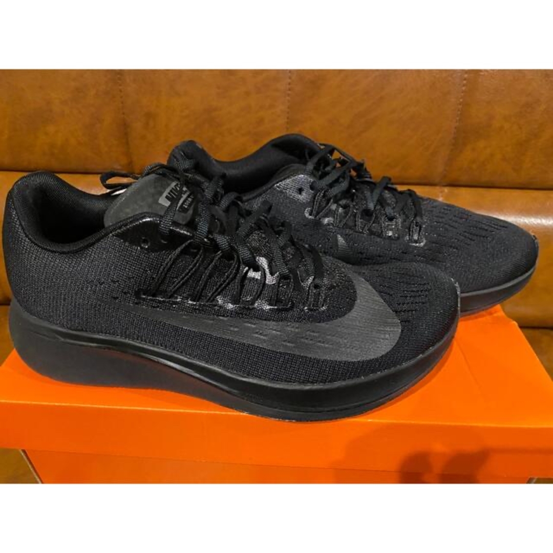 NIKE - ナイキ 新品 ズームフライ 25.5 トリプルブラックの通販 NIKE - ナイキ 新品 ズームフライ 25.5 トリプルブラックの通販