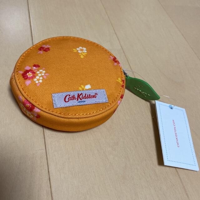 Cath Kidston(キャスキッドソン)の新品　キャスキッドソン　コインケース　ポーチ　小物入れ＆ハンドタオル　ハンカチ レディースのファッション小物(コインケース)の商品写真