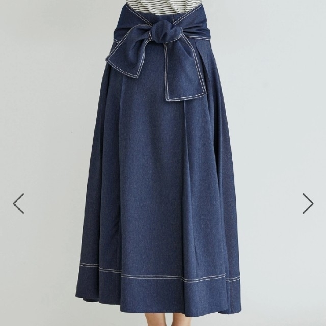ViS(ヴィス)の新品！タグ付！♥️Vis×滝沢カレンコラボ♥️デニムライクフレアスカート。M レディースのスカート(ロングスカート)の商品写真