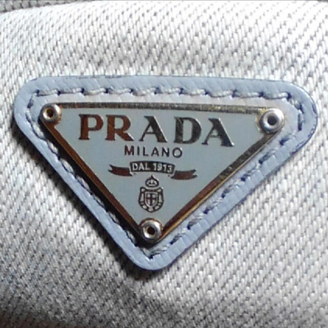 PRADA(プラダ)のPRADA プラダ ホワイトデニム ポーチ レディースのファッション小物(ポーチ)の商品写真